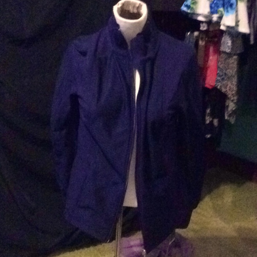 Ladies long sleeve zip up jacket